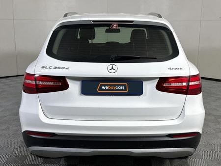 2018-Mercedes-Benz-GLC-250d_17