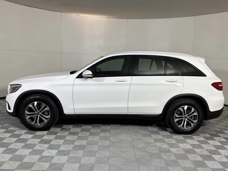 2018-Mercedes-Benz-GLC-250d_18