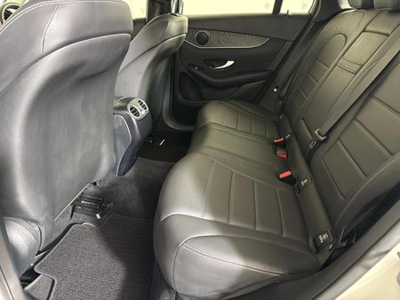 2018-Mercedes-Benz-GLC-250d_3