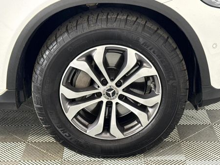 2018-Mercedes-Benz-GLC-250d_5