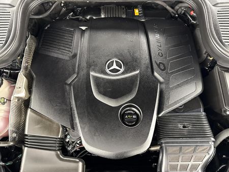 2022-Mercedes-Benz-GLE-Coupe-400d-4Matic_11