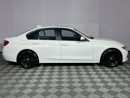 2018-BMW-3-Series-318i-Auto_16