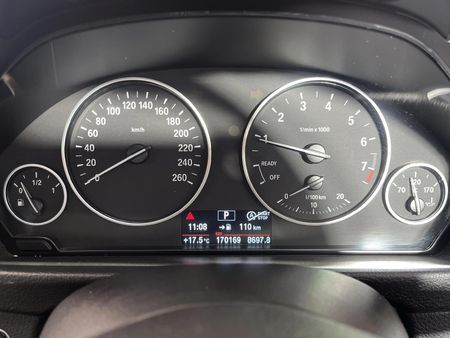 2018-BMW-3-Series-318i-Auto_2