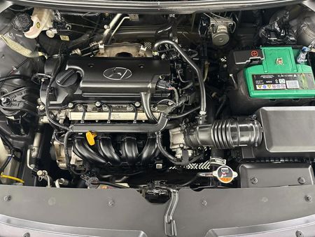 2019-Hyundai-i20-14-Active_12