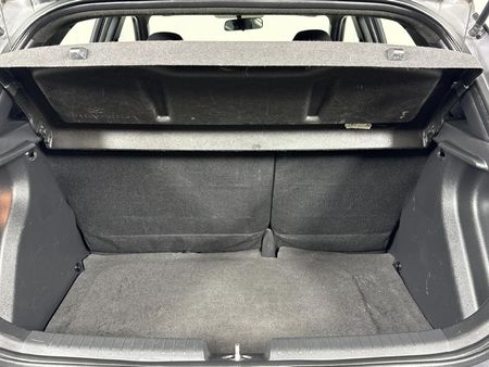 2019-Hyundai-i20-14-Active_13