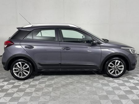 2019-Hyundai-i20-14-Active_16