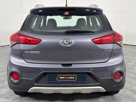 2019-Hyundai-i20-14-Active_17