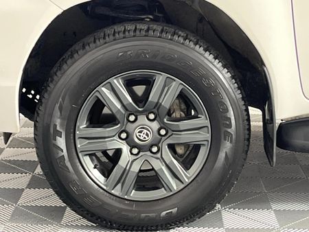 2024-Toyota-Hilux-24-GD-6-Raised-Body-Raider-Auto-Single-Cab_2