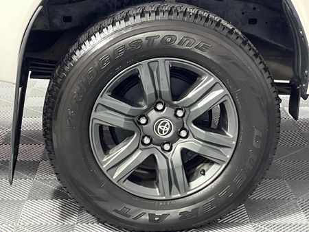 2024-Toyota-Hilux-24-GD-6-Raised-Body-Raider-Auto-Single-Cab_5