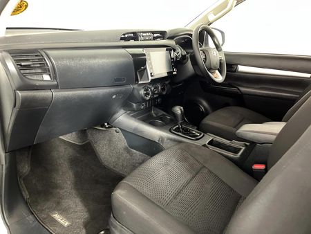 2024-Toyota-Hilux-24-GD-6-Raised-Body-Raider-Auto-Single-Cab_6