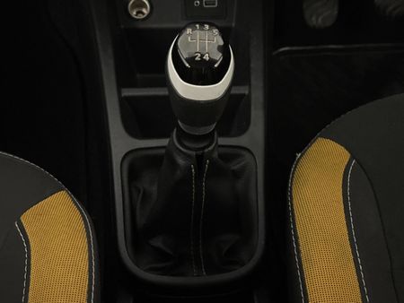 2023-Renault-Kwid-10-Climber_10