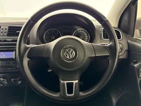 2013-Volkswagen-Polo-16-TDI-Comfortline_11