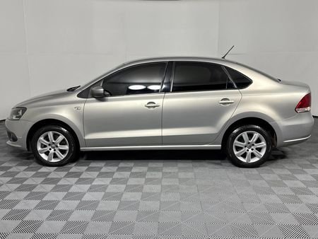 2013-Volkswagen-Polo-16-TDI-Comfortline_18