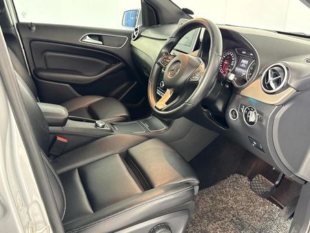 2016-Mercedes-Benz-B-Class-B-200-Auto_9