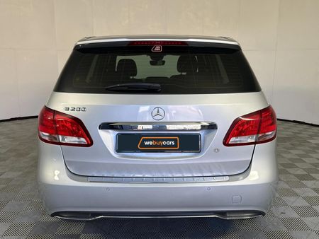 2016-Mercedes-Benz-B-Class-B-200-Auto_15