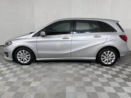 2016-Mercedes-Benz-B-Class-B-200-Auto_16