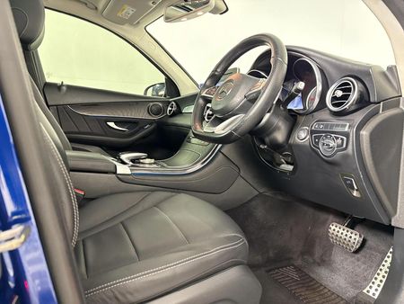 2019-Mercedes-Benz-GLC-250d-AMG_9