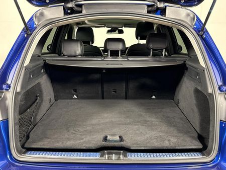 2019-Mercedes-Benz-GLC-250d-AMG_15