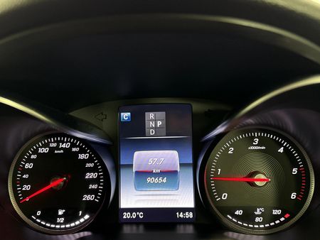 2019-Mercedes-Benz-GLC-250d-AMG_2