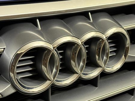 2018-Audi-Q5-20-TDI-quattro-Auto-40-TDI_11