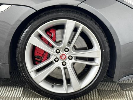 2015-Jaguar-F-Type-S-30-V6-Coupe_10