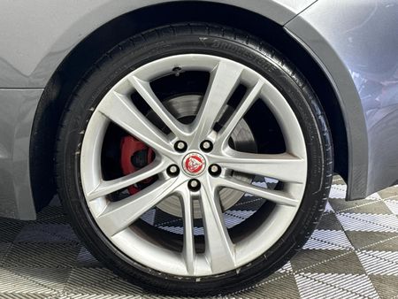 2015-Jaguar-F-Type-S-30-V6-Coupe_11