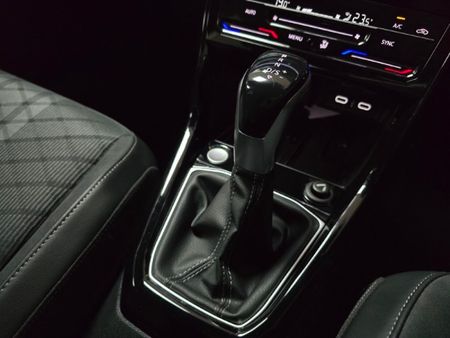 2025-Volkswagen-T-Cross-10-TSI-R-Line-Auto_8