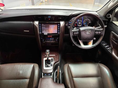 2020-Toyota-Fortuner-28-GD-6-Epic-Auto_15