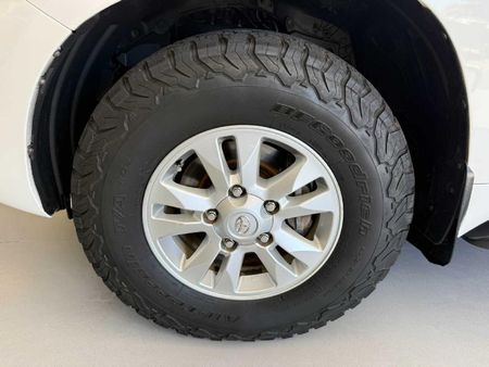 2015-Toyota-Land-Cruiser-200-45-D-V8-VX-Auto_9