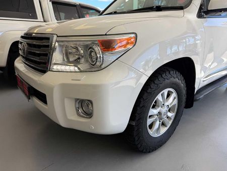 2015-Toyota-Land-Cruiser-200-45-D-V8-VX-Auto_8