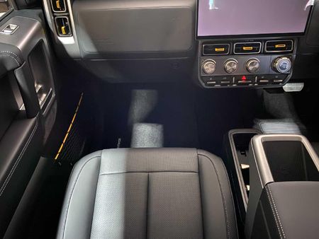 2026-iCAUR-V23-Electric-AWD_14