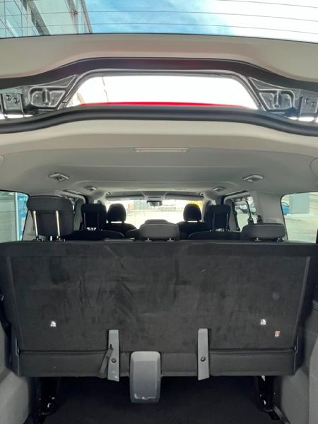 2025-Volkswagen-Kombi-20-TDI-Commerce-Auto-125kw_4
