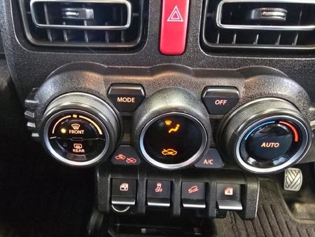 2022-Suzuki-Jimny-15-GLX_17