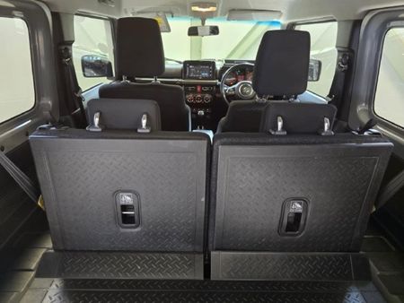 2022-Suzuki-Jimny-15-GLX_23