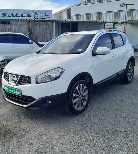 2011-Nissan-Qashqai-20-dCi-Acenta_0