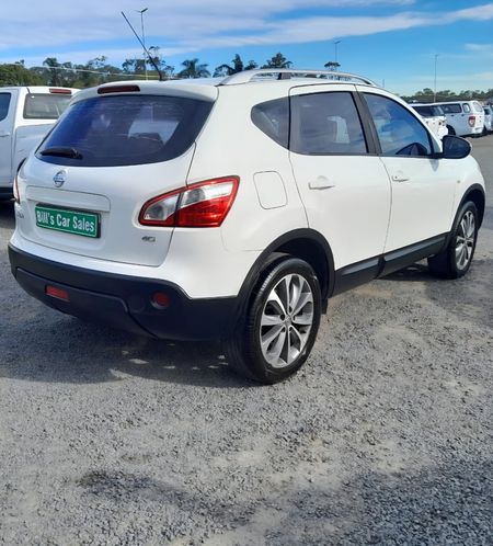 2011-Nissan-Qashqai-20-dCi-Acenta_2