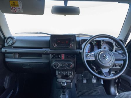 2022-Suzuki-Jimny-15-GL_9