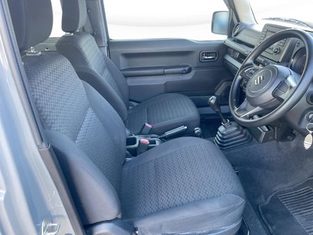 2022-Suzuki-Jimny-15-GL_12