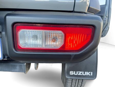 2022-Suzuki-Jimny-15-GL_16