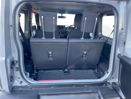 2022-Suzuki-Jimny-15-GL_19