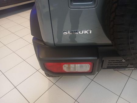 2024-Suzuki-Jimny-15-GLX_18