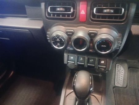 2024-Suzuki-Jimny-15-GLX_21