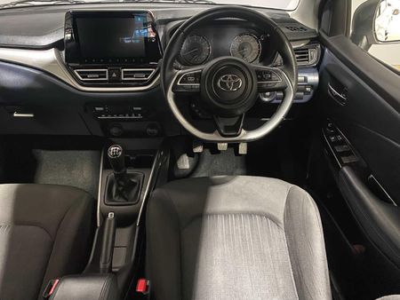 2025-Toyota-Starlet-15-XR_16