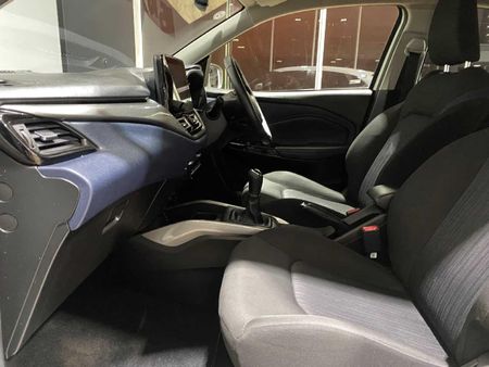 2025-Toyota-Starlet-15-XR_7