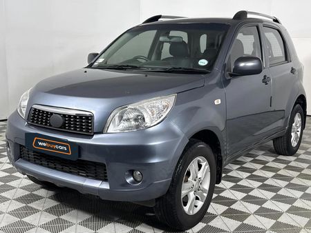 2013-Daihatsu-Terios_0