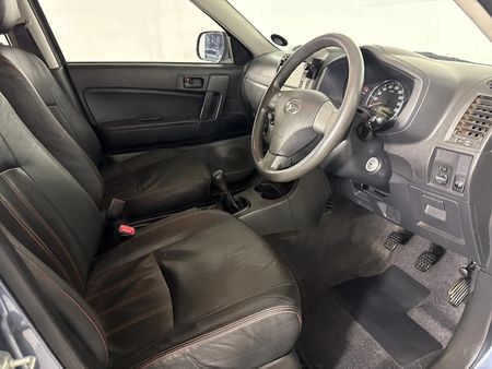 2013-Daihatsu-Terios_9