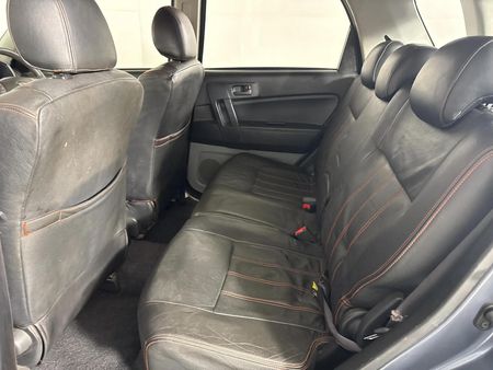 2013-Daihatsu-Terios_3