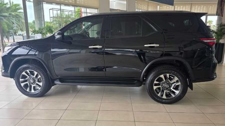 2026-Toyota-Fortuner-28-GD-6-VX-Auto-mHev_6