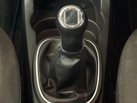 2010-Opel-Corsa-14-Enjoy-5-dr_10