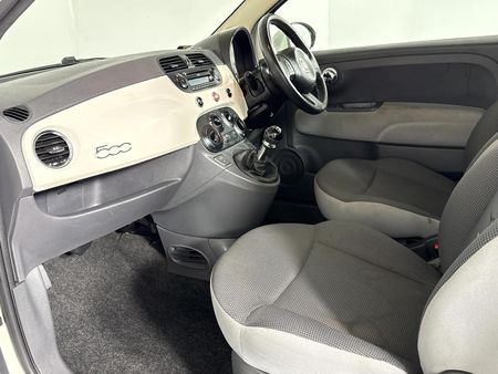 2015-Fiat-500-12_5